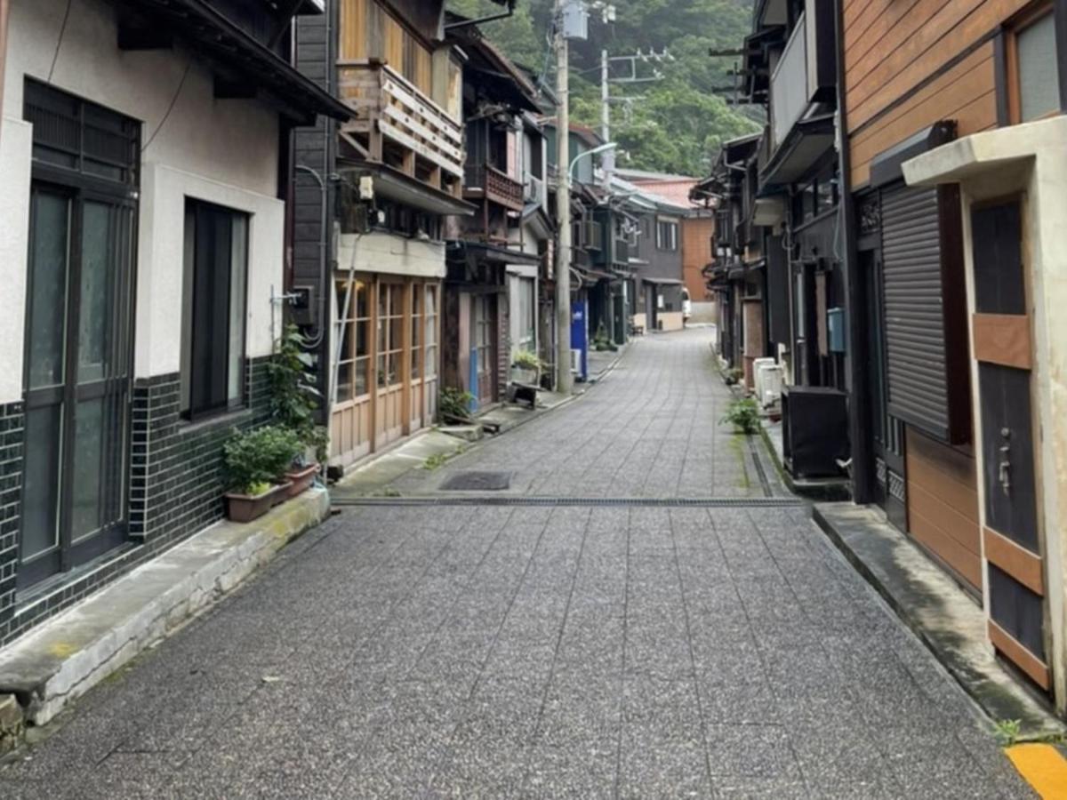 癒楽 伊豆大島 Hostel Bagian luar foto